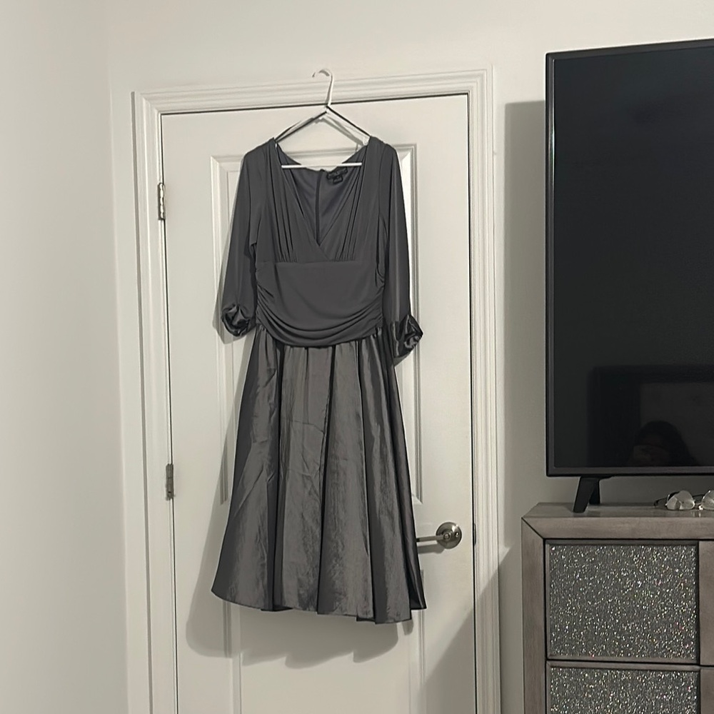 Jessica Howard Gray A-Line Dress with Bishop Sleeves